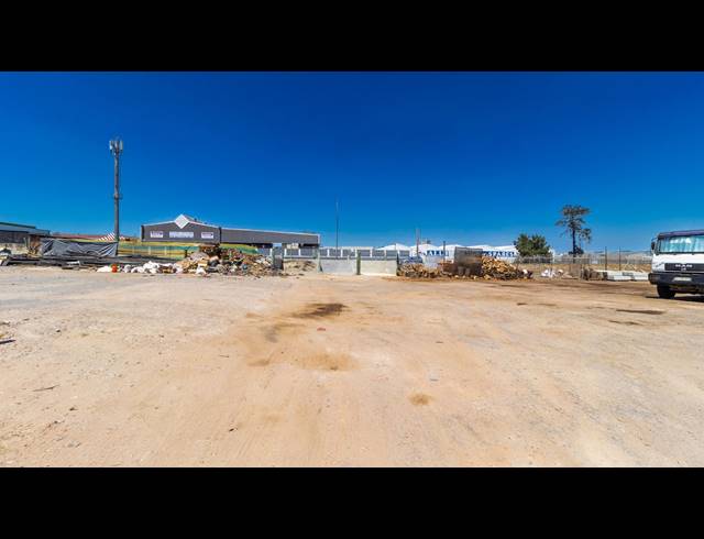 9,923M² WAREHOUSE FOR SALE IN BRACKENFELL INDUSTRIAL